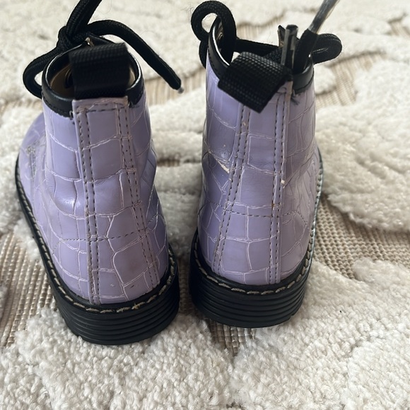 Purple boots - Picture 4 of 9